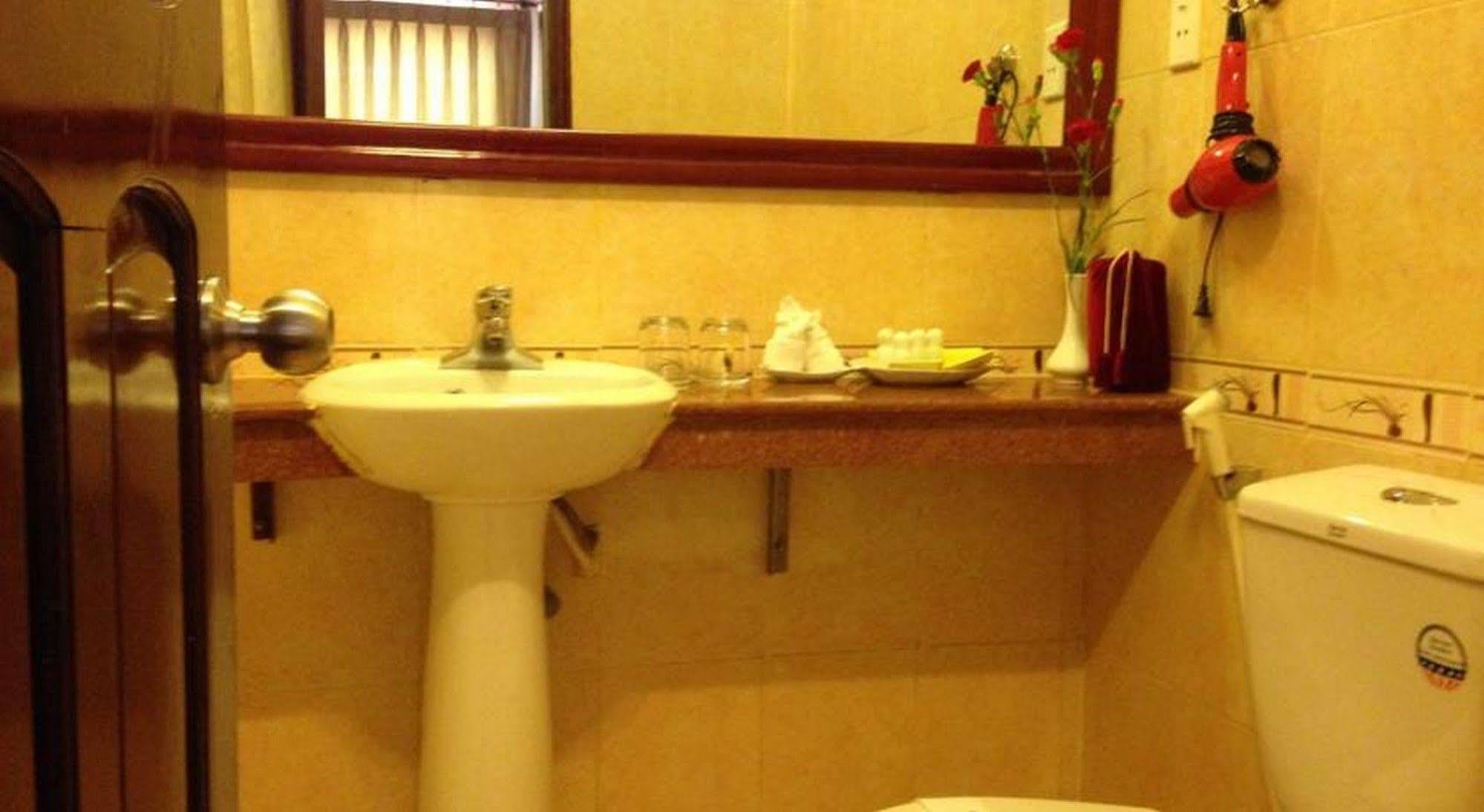 Hue Four Seasons Homestay Extérieur photo